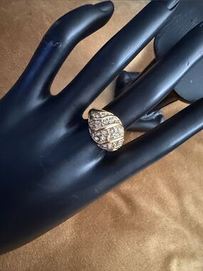 SZ 7.5 18 K Gold HGE Dome Costume Cocktail Ring -with 5 rows of CZ or Rhinestone